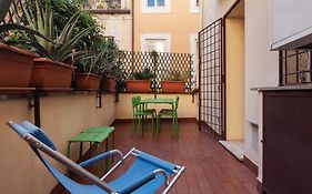 Apartment With Terrace Near Piazza Navona - Fromhometorome